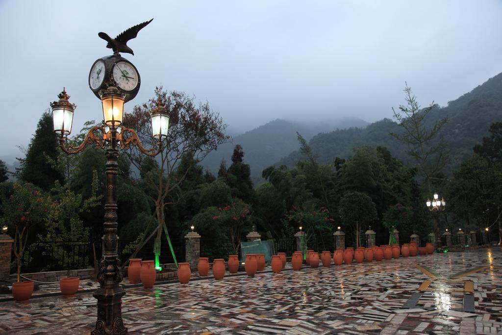 Panshan Tingquan Tuwo Holiday Resort Leshan Exterior foto